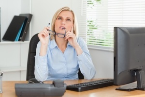 business_woman_thinking_11205863_s